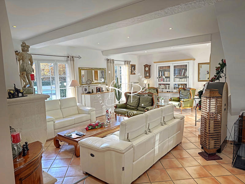 Maison - 143 m² - 5 pièces