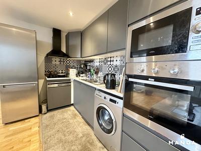 Chambre - 11 m² - 5 pièces