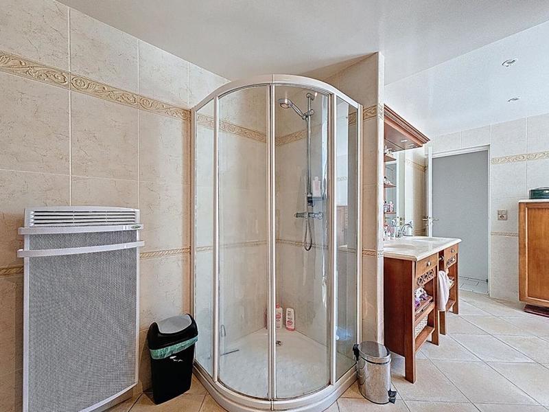 Maison - 217 m² - 10 pièces