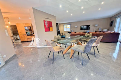 Maison - 162 m² - 4 pièces