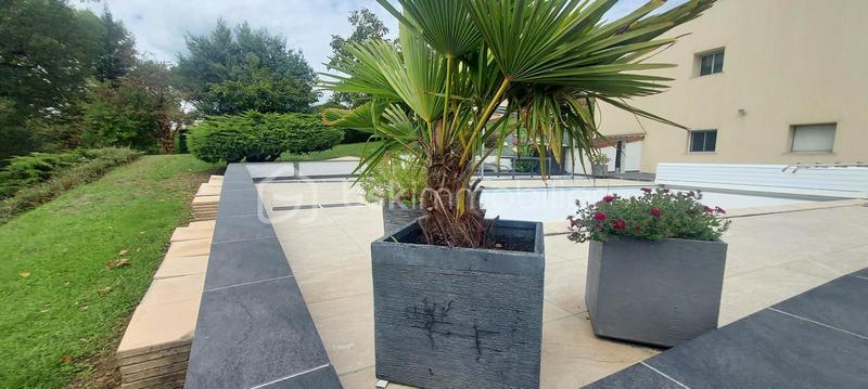 Maison de ville - 111 m² - 7 pièces