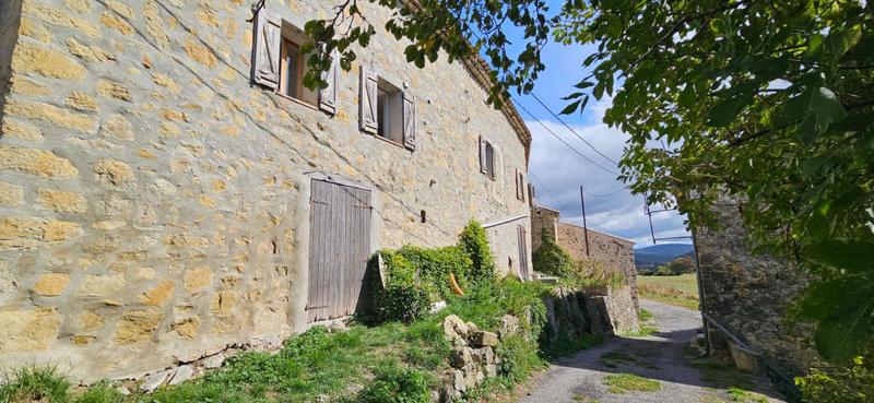 Maison - 230 m² - 6 pièces