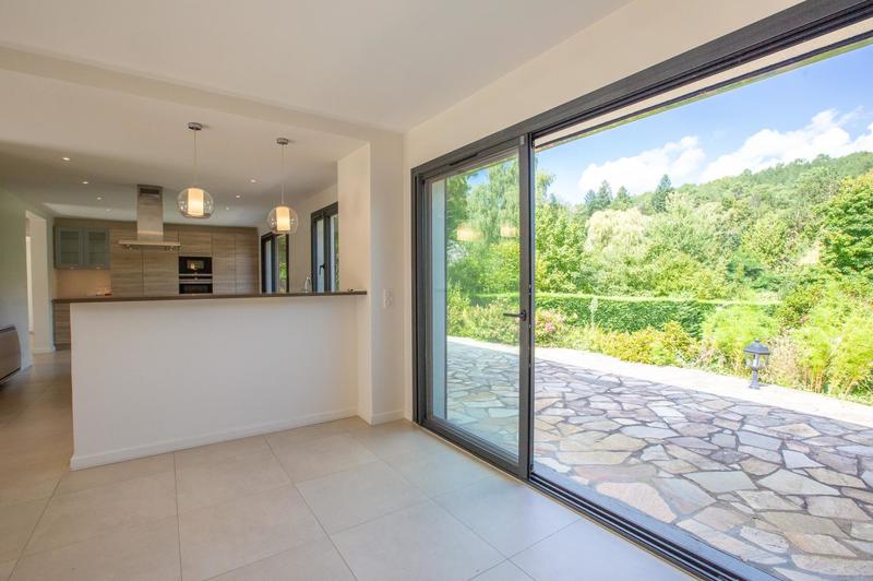 Maison - 180 m² - 7 pièces