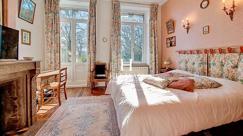 Maison - 336 m² - 13 pièces