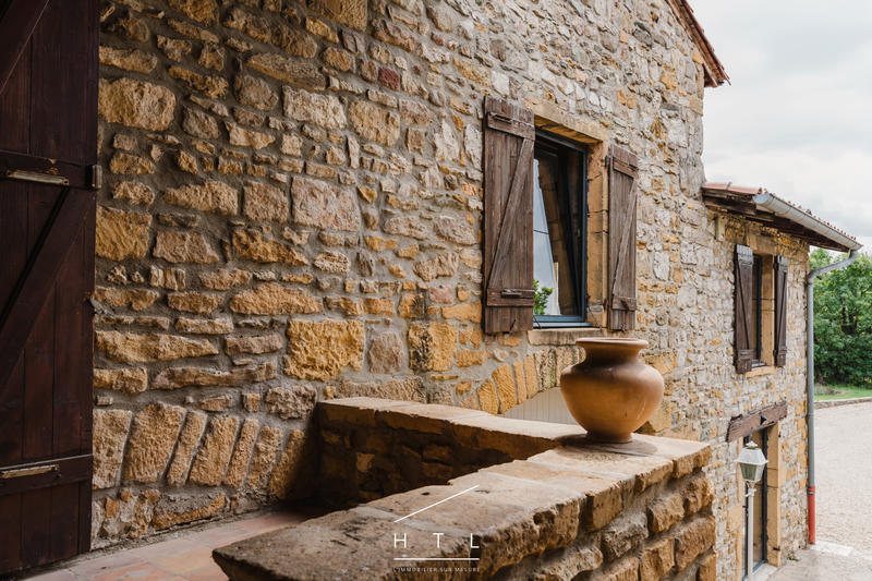 Maison - 261 m² - 6 pièces