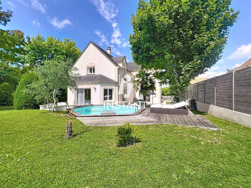 Villa - 238 m² - 9 pièces