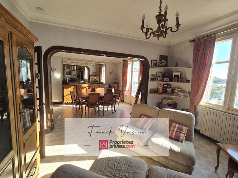 Maison - 321 m² - 8 pièces