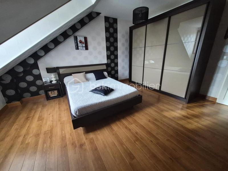 Maison traditionnelle - 130 m² - 6 pièces