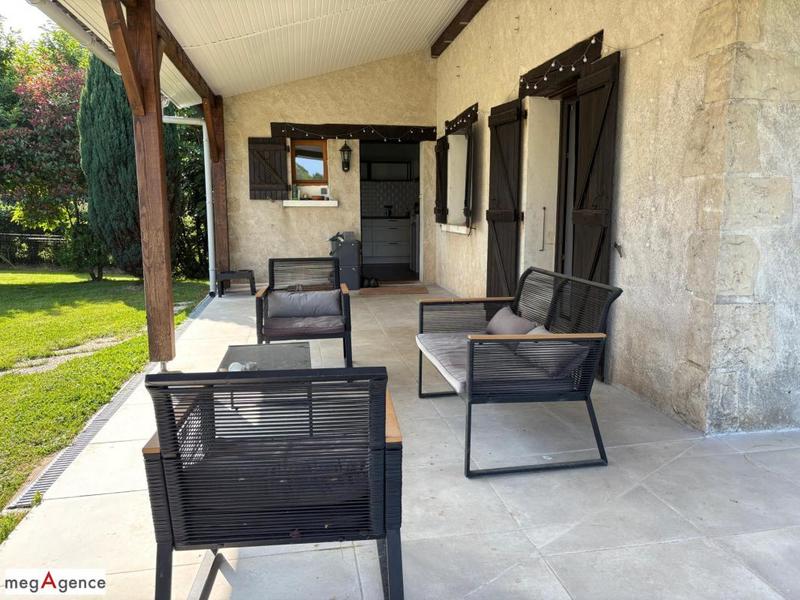 Maison traditionnelle - 168 m² - 8 pièces