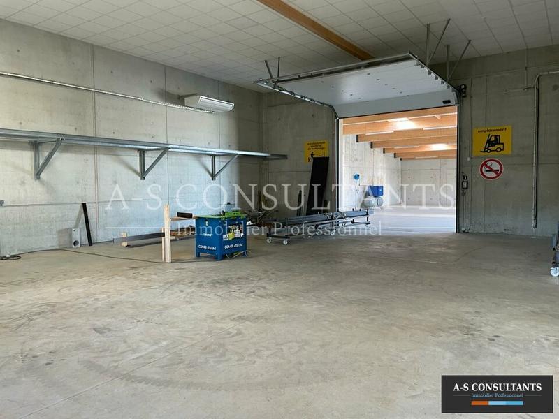 Local d'activité / Entrepôt - 865 m²