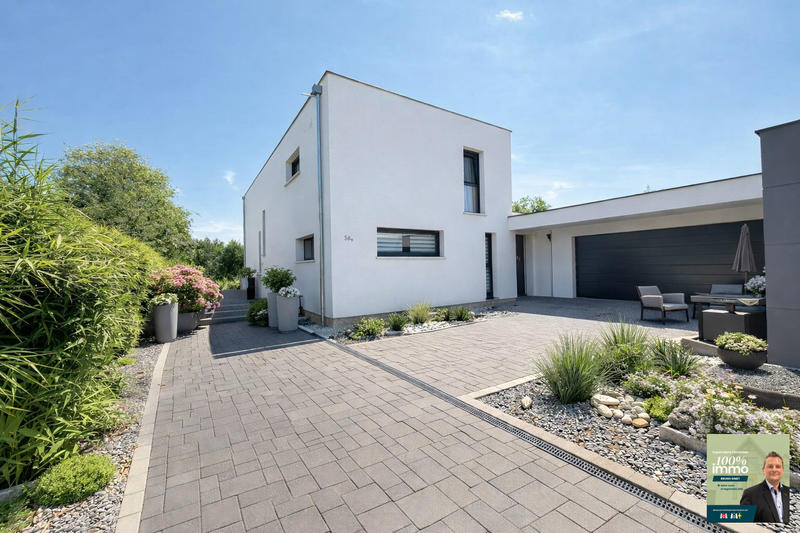 Maison - 250 m² - 7 pièces