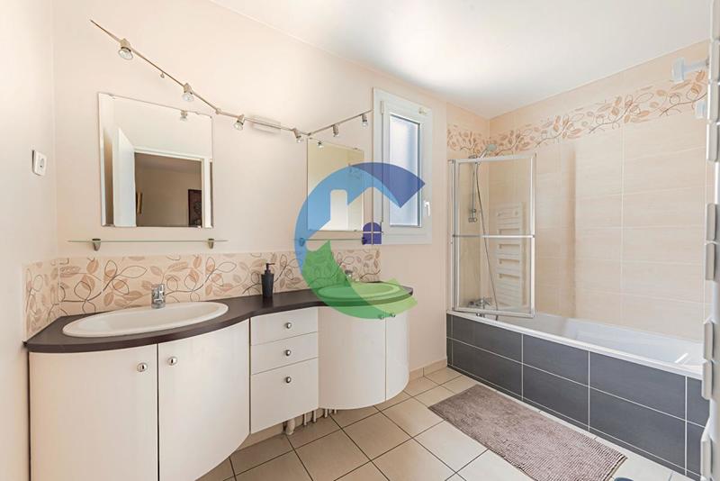 Maison - 170 m² - 7 pièces