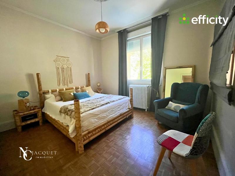 Maison - 275 m² - 7 pièces