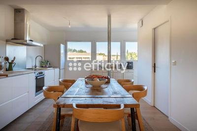 Appartement - 100 m² - 4 pièces