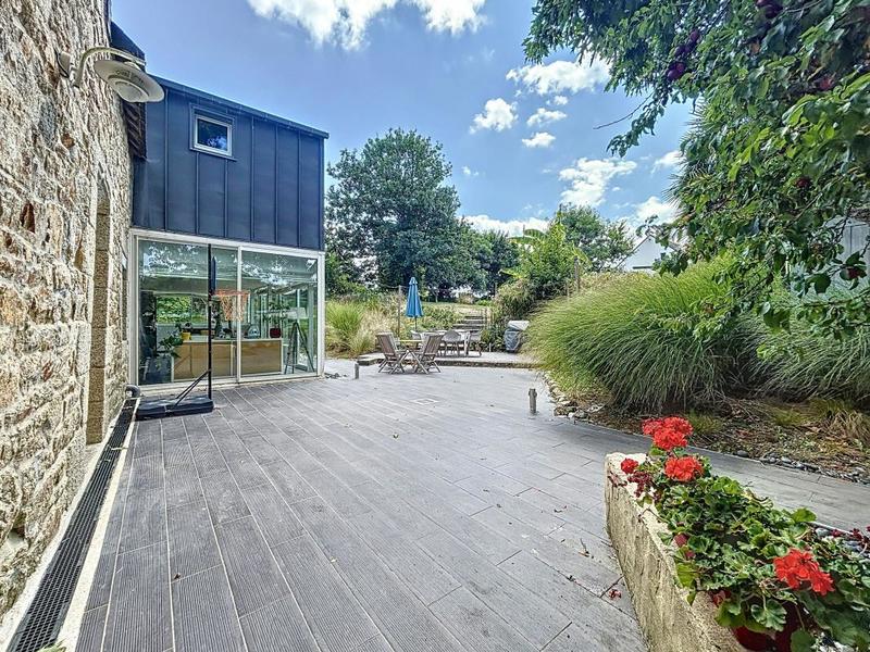 Maison - 221 m² - 6 pièces