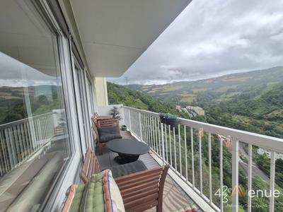 Appartement - 80 m² - 4 pièces