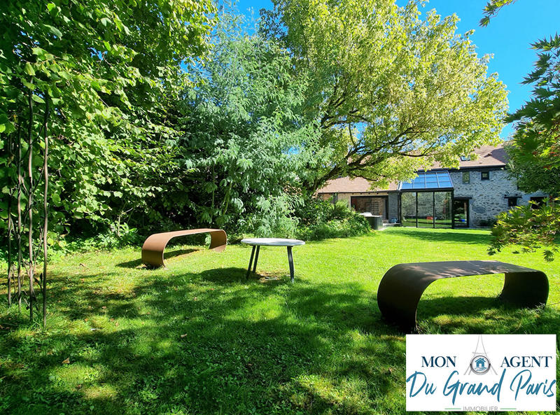 Maison - 273 m² - 8 pièces