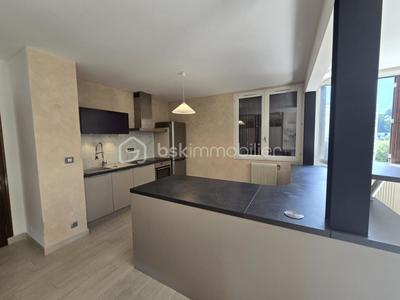 Appartement - 85 m² - 3 pièces