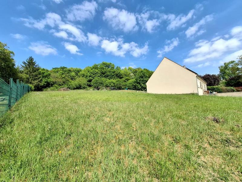 Terrain constructible - 1 423 m²