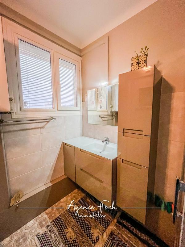 Appartement - 77 m² - 3 pièces