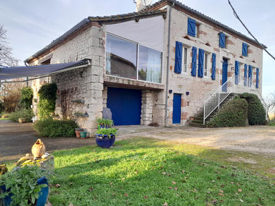 Maison - 240 m² - 8 pièces