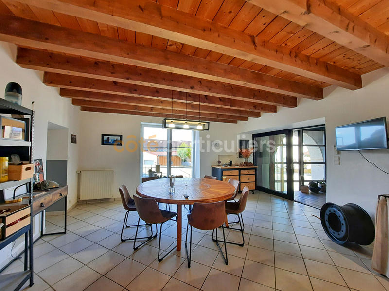 Maison - 232 m² - 6 pièces