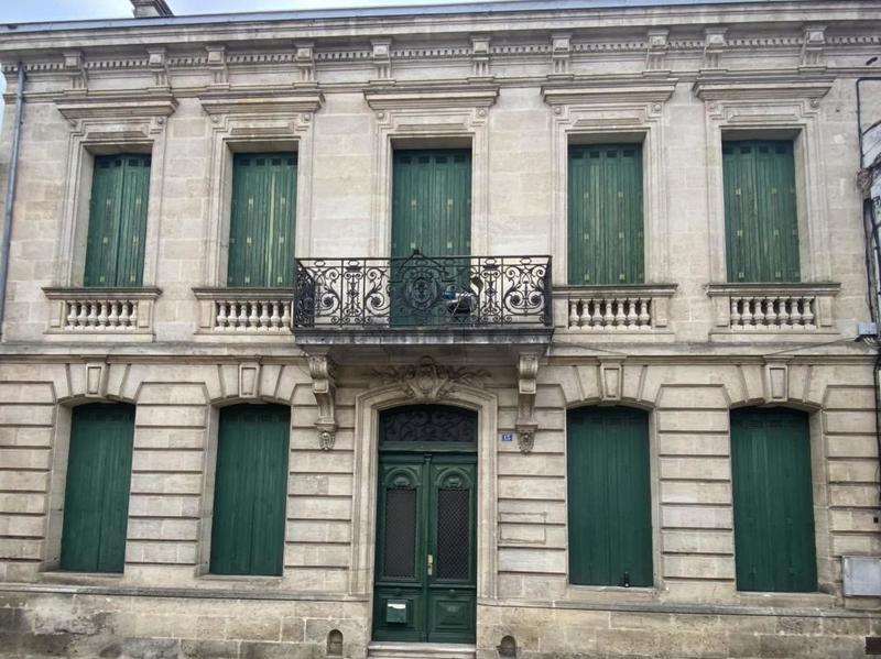 Maison - 654 m² - 11 pièces