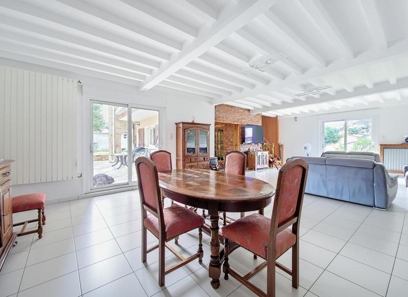 Maison - 211 m² - 6 pièces