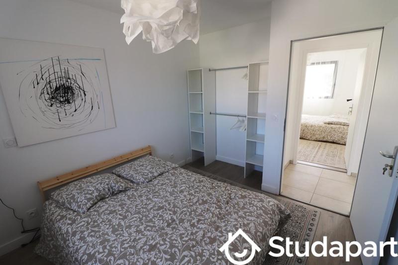 Chambre - 10 m² - 1 pièce