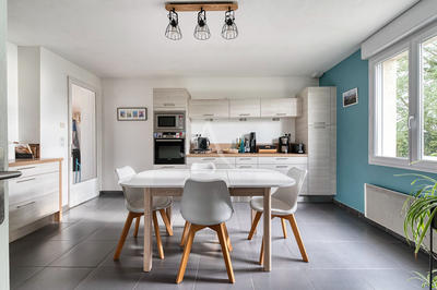 Maison - 184 m² - 10 pièces