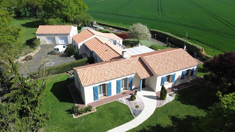 Maison - 180 m² - 7 pièces