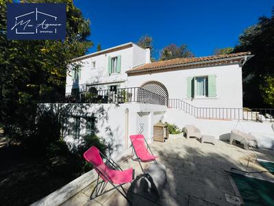 Maison - 196 m² - 5 pièces