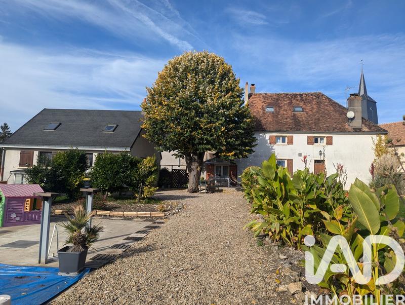 Maison de village - 222 m² - 10 pièces