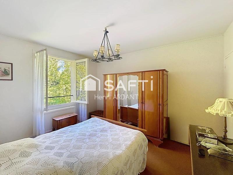 Maison - 220 m² - 8 pièces