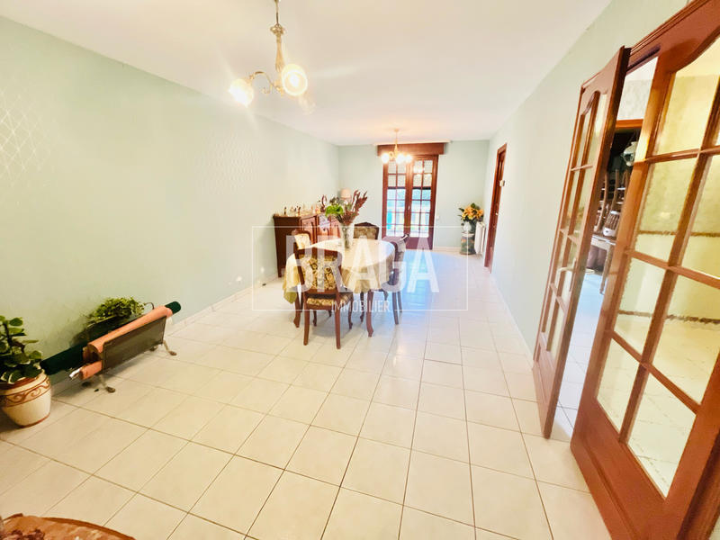 Maison - 93 m² - 5 pièces