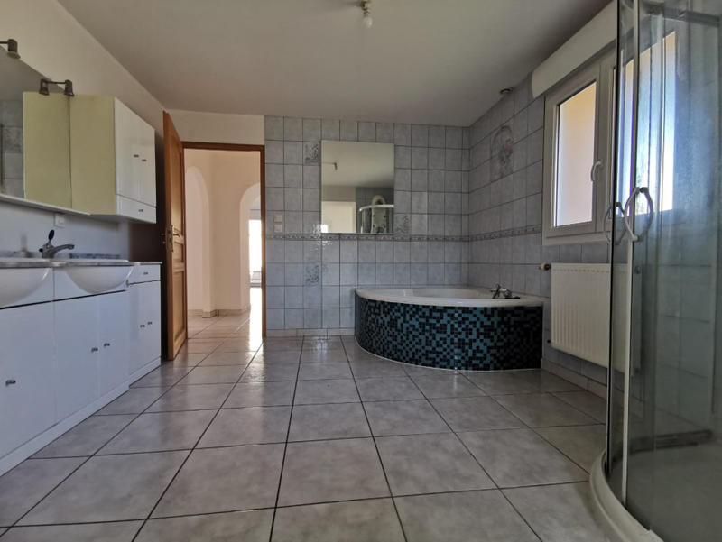 Maison - 137 m² - 5 pièces