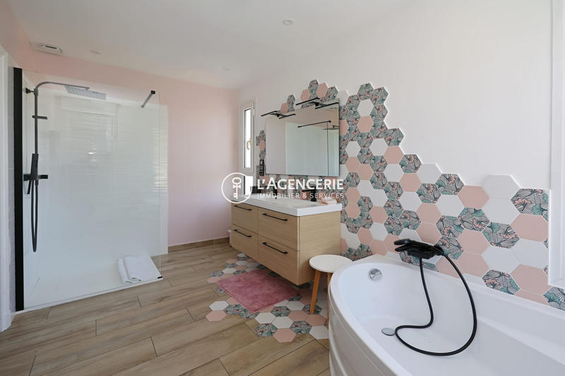 Villa - 210 m² - 6 pièces