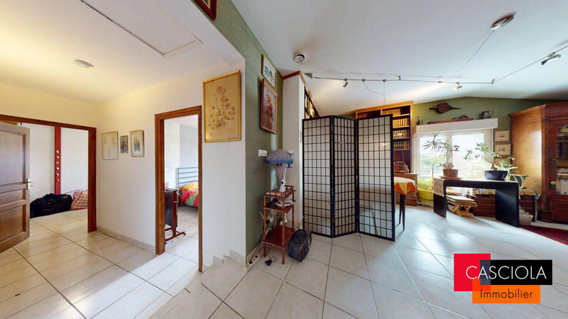 Maison - 210 m² - 7 pièces