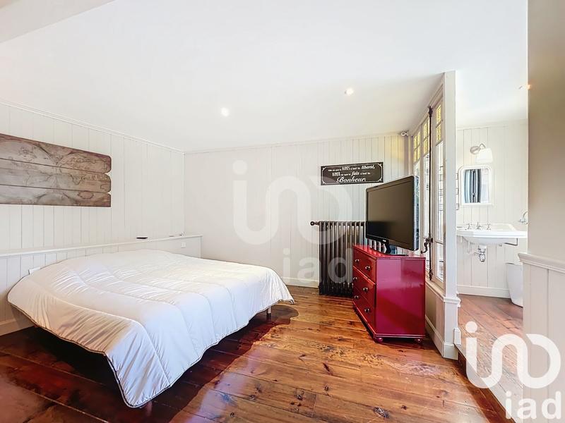 Maison - 270 m² - 5 pièces