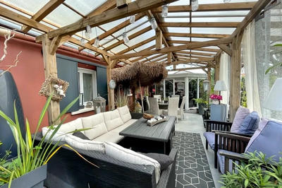 Maison - 180 m² - 8 pièces