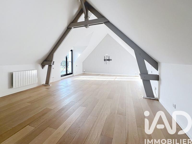 Maison - 215 m² - 7 pièces