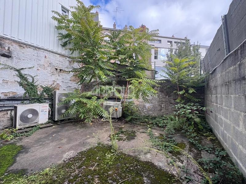 Local commercial - 205 m² - 10 pièces