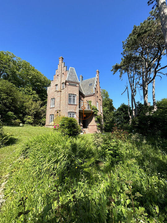 Villa - 270 m² - 8 pièces