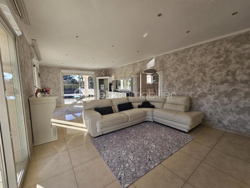 Villa - 189 m² - 8 pièces