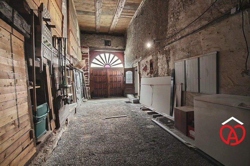 Maison ancienne - 190 m² - 7 pièces