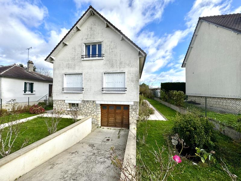 Maison traditionnelle - 138 m² - 6 pièces