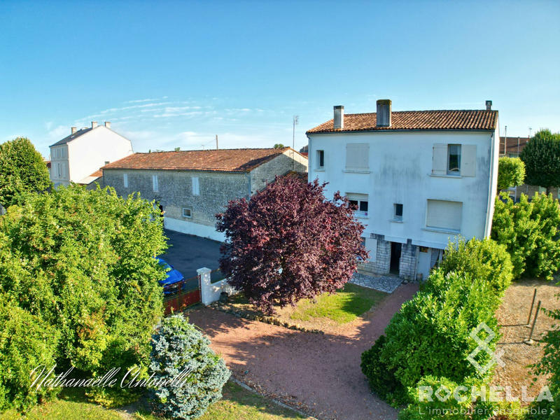 Maison ancienne - 233 m² - 8 pièces
