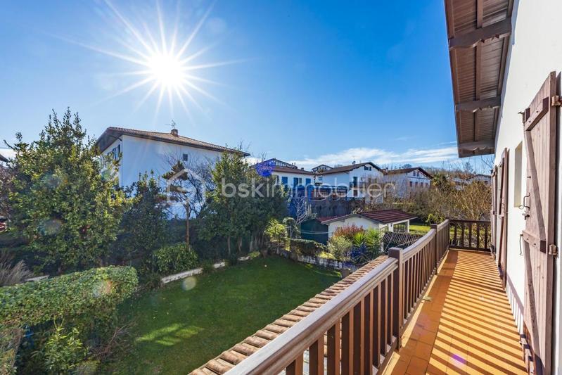 Maison - 183 m² - 5 pièces