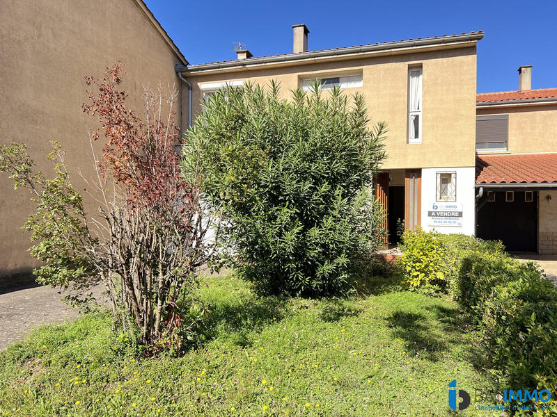 Maison - 102 m² - 4 pièces