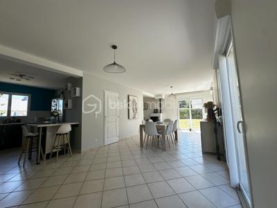 Maison - 97 m² - 4 pièces